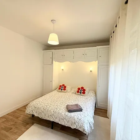 Magnifique T3, Deux Parking Apartman